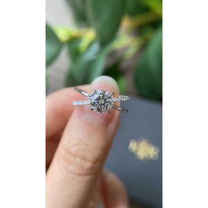 GRA Certified Authentic Moissanite Brilliant One Carat Ring Round Cut Pavé S925